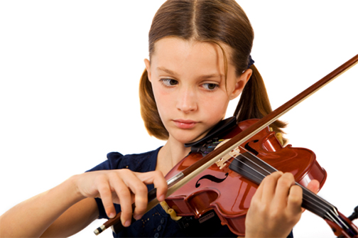 Photo of a young girl playing the violin